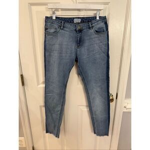 Second Female European Light Wash Dark Side Taper Leg Jeans sz L EUC